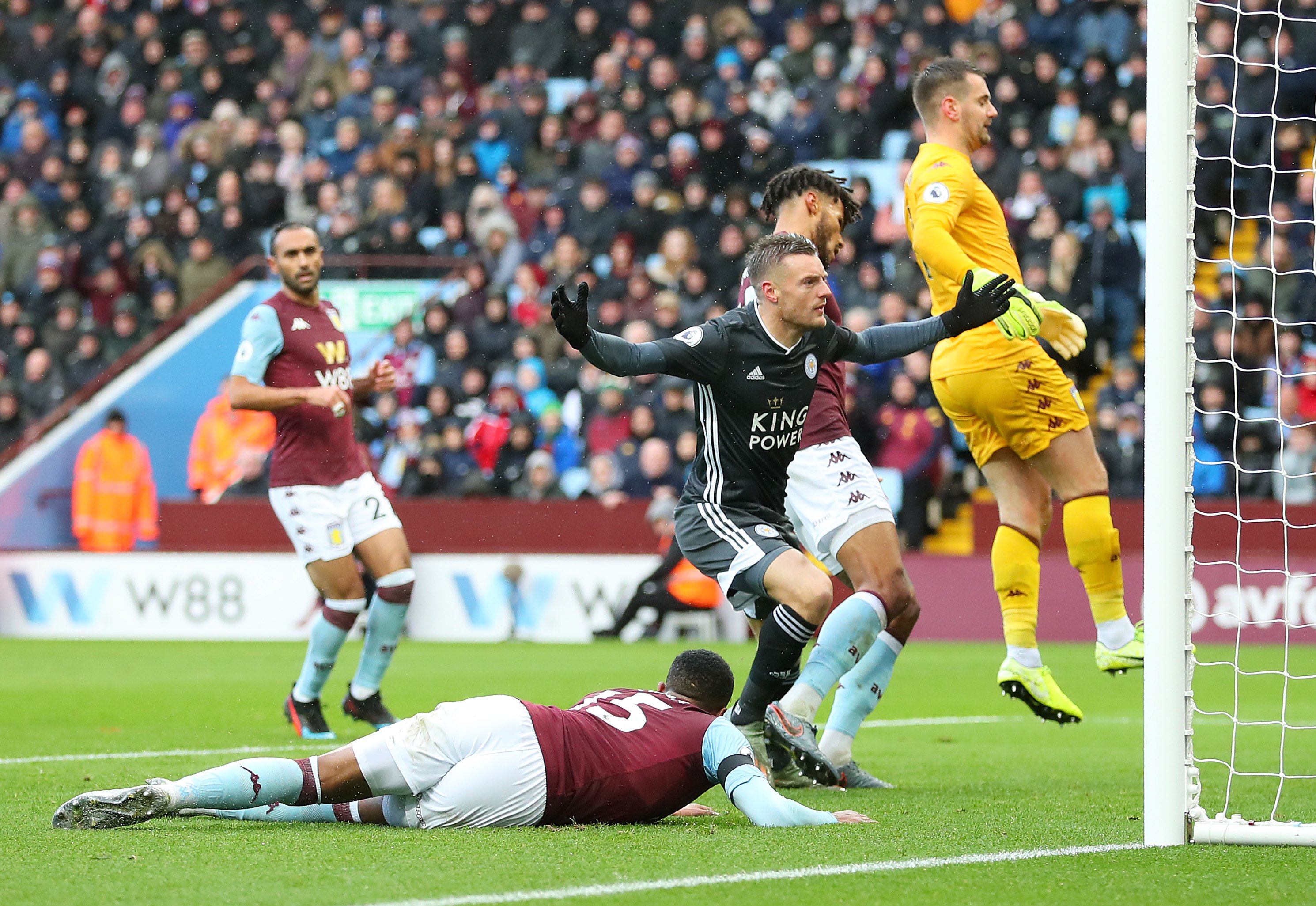 本赛季意甲联赛主场上座人数：米兰71777人第1，国米罗马分列二三.